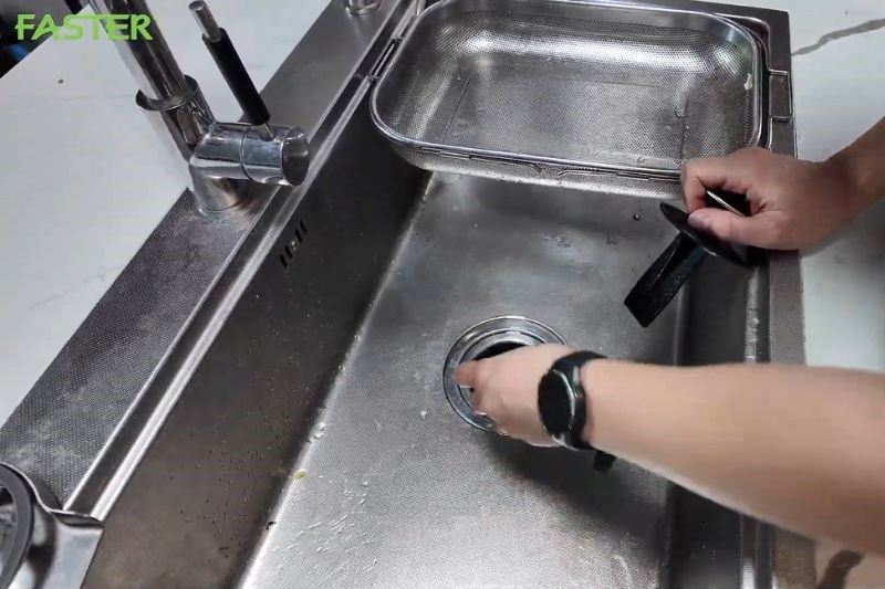 Cách dùng máy hủy rác đúng chuẩn: 5 bước đơn giản ai cũng làm được