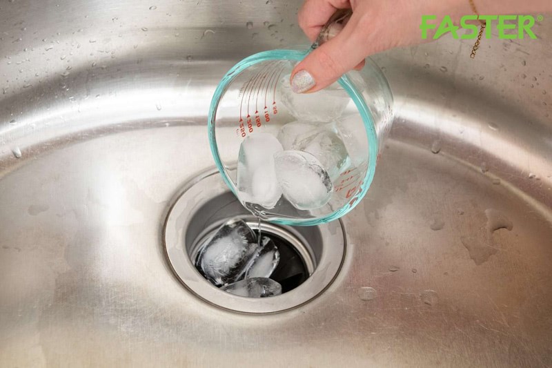 Máy hủy rác xay được đá không? Có thể xay được những gì?