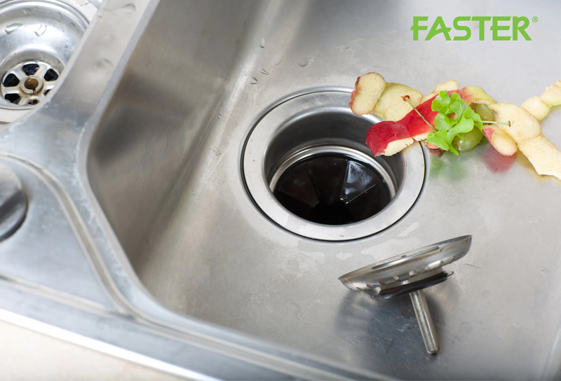 Dùng máy hủy rác bị tắc cống không