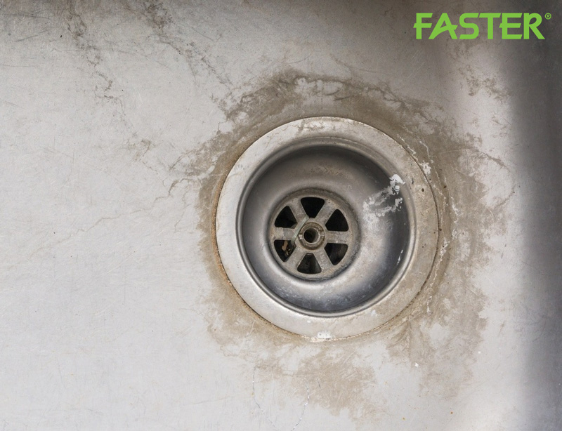 Nguyên nhân gây tắc bồn rửa do tích tụ khoáng